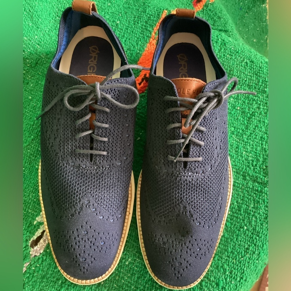 NWOB-Cole Haan Men's OriginalGrand Stitchlite Wingtip Oxford in a navy color